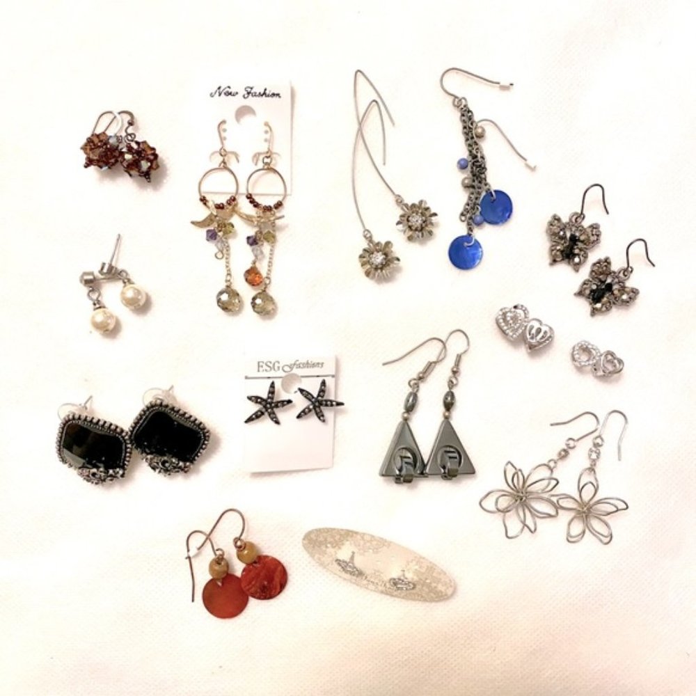Bundle of 14 pairs vintage earrings 2 pairs of earrings are signed